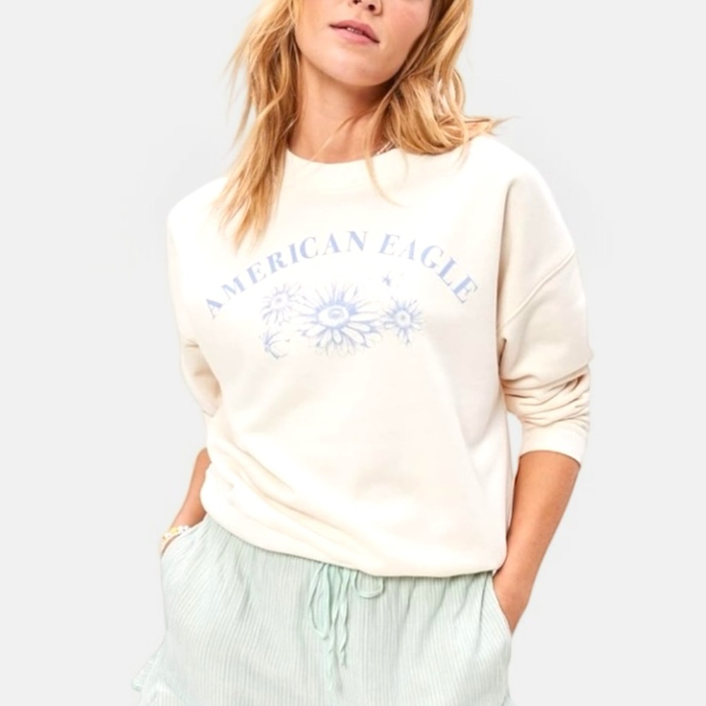 American Eagle AE Funday Graphic Sweatshirt Soft Fleece Sweater Cream Size M